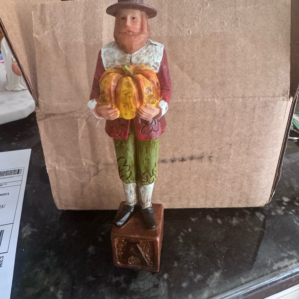 6 piece "Thanks" Pilgrim Family Figure by Valerie. Originally sold qvc
